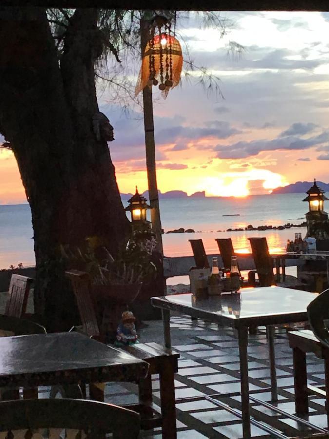 Andaman Beach Resort Koh Jum Exteriér fotografie