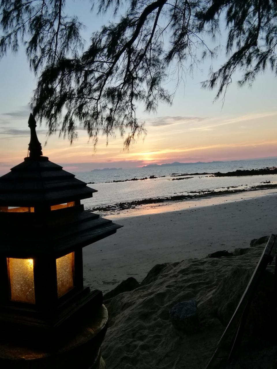 Andaman Beach Resort Koh Jum Exteriér fotografie